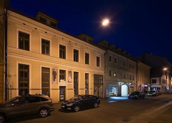 Couette-café Old Town 3*